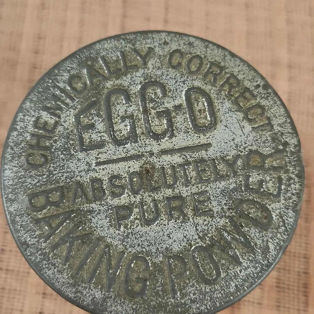 Vintage EGG-O Baking Powder Tin